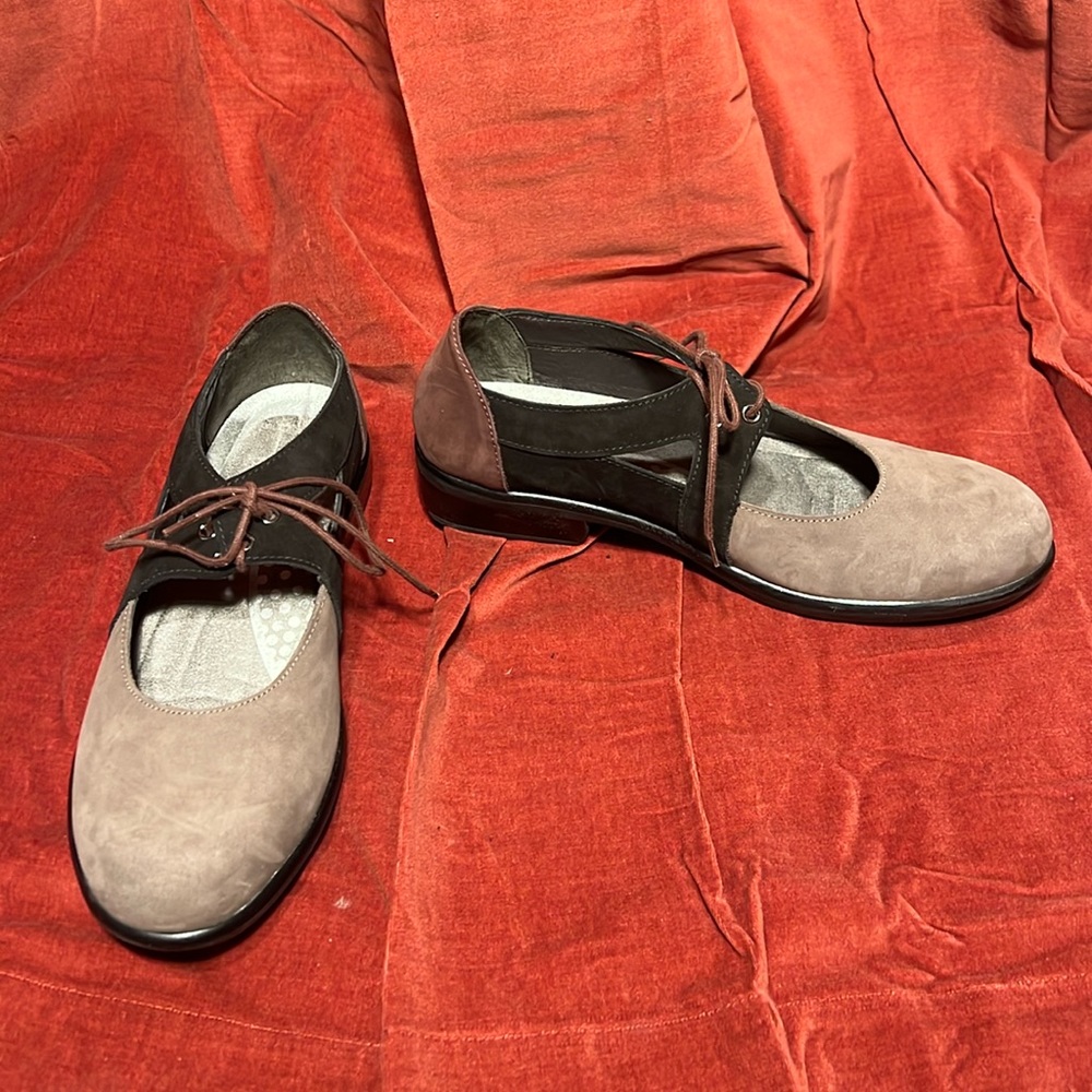 Naot Leather Lace Up Mary Jane Shoes 37